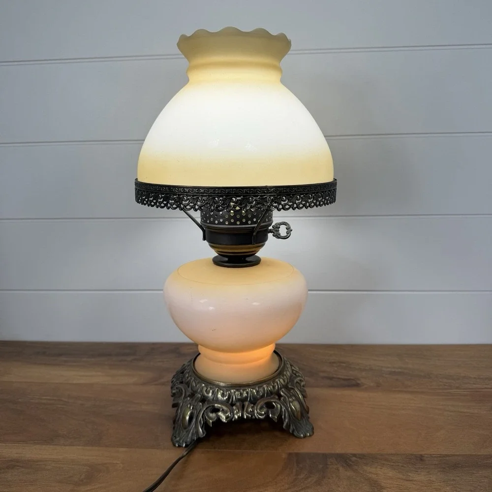 VTG Floral Hurricane Lamp Gone With The Wind Hollywood Regency 3-Way Brass *Flaw